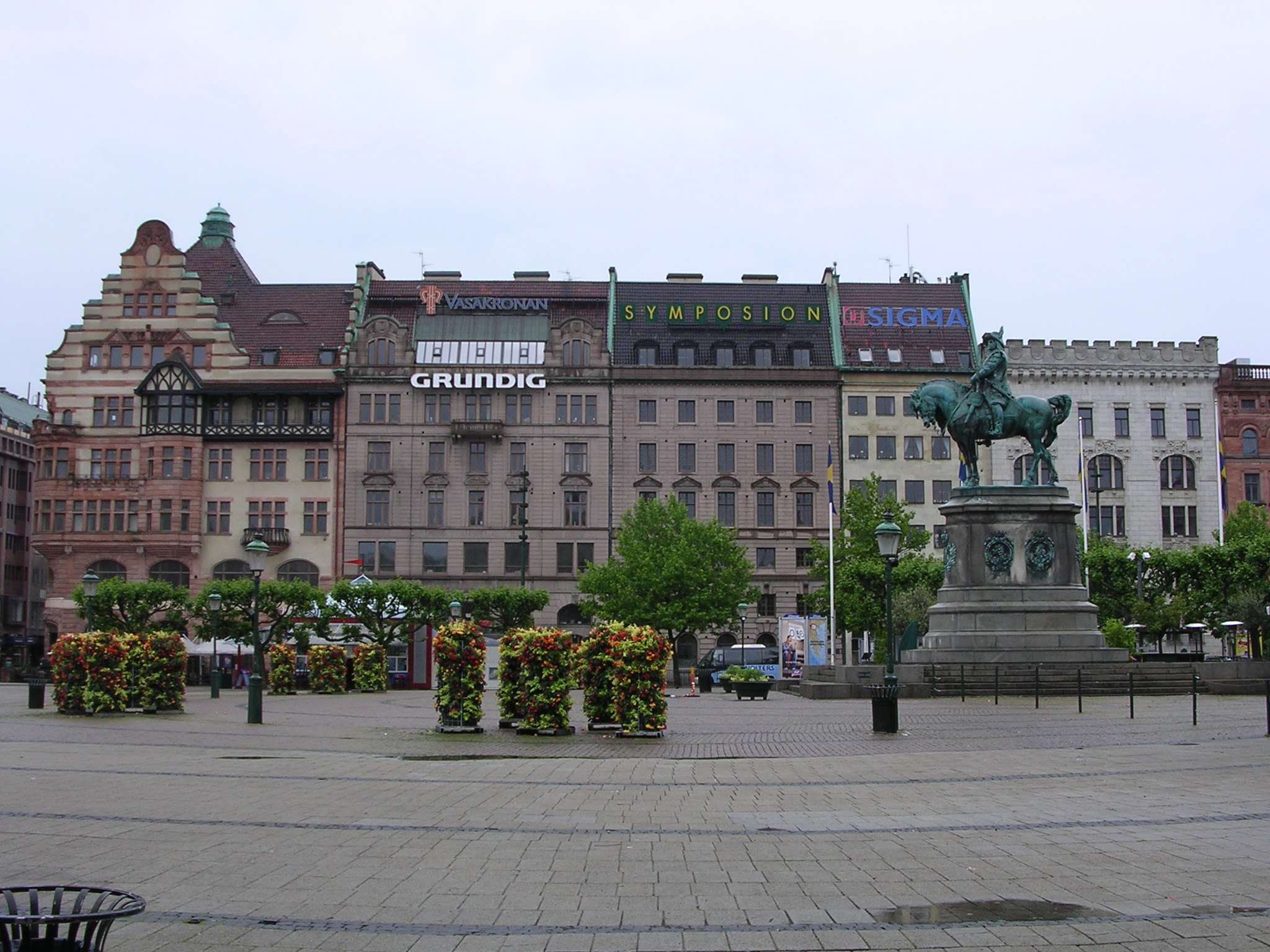 Namesti, 2048x1536, 602 Kb